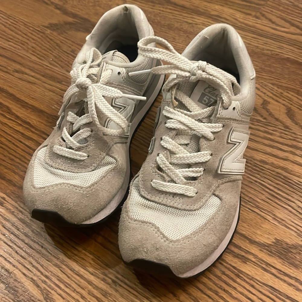 New Balance Tennis Shoes